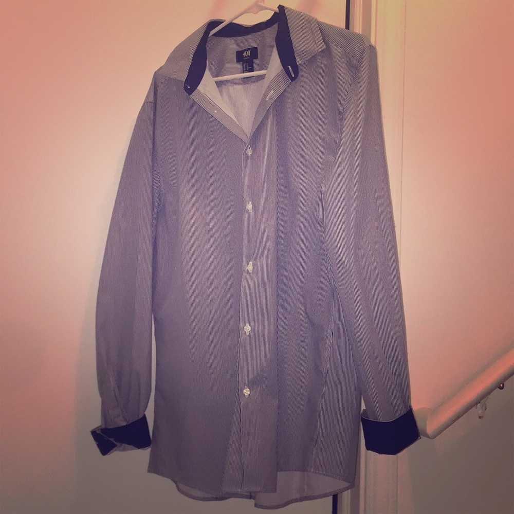 Pinstriped men’s button down